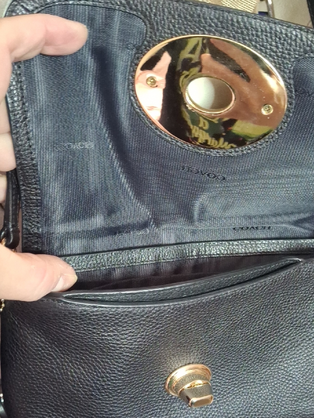 EUC COACH NY BLACK LEATHER SMALL CROSSBODY TURNLOCK - Picture 4 of 4